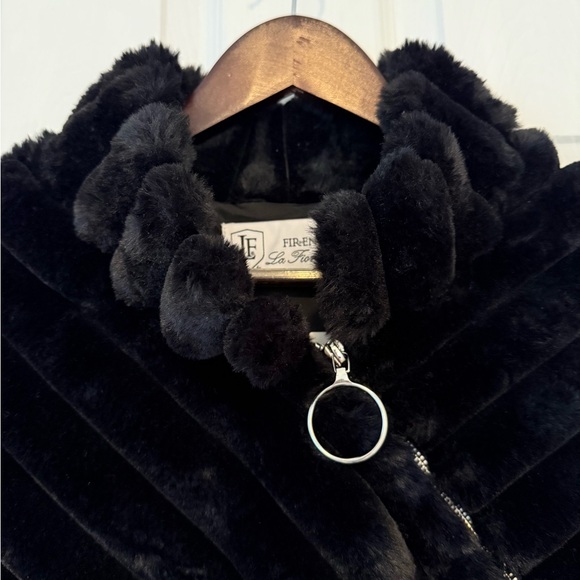 NWT La Fiorentina Faux-fur Black Poncho - Picture 8 of 13
